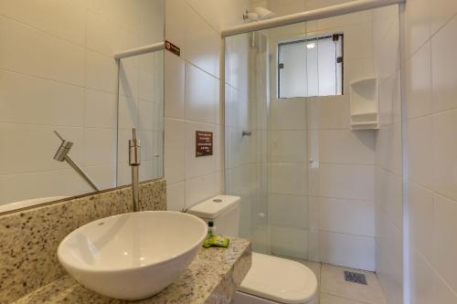 One-Bedroom Apartment image 2