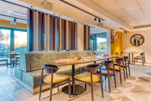 Restoran, Mah Hotel in Saint-Ghislain
