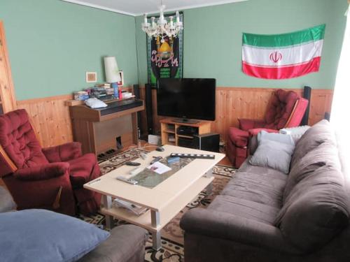 Airbnb and Booking at Postvegen 95 in Vigra