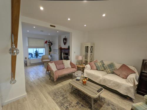 Jan Dee Cottage - main image