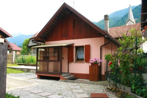  Charming House in Pontebba, Mountain View, Enclosed Garden in Pontebba