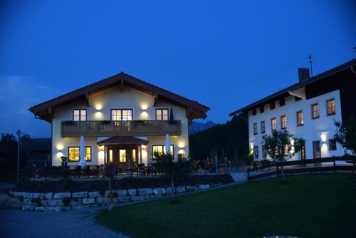Cafe Wastelbauerhof - Urlaub auf dem Bauernhof in 基姆湖畔貝爾瑙