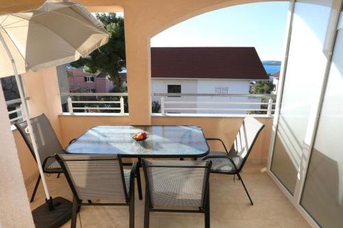 Apartment in Okrug Gornji with sea view, terrace, air conditioning, WiFi 5059-2, Trogir (foto 7)