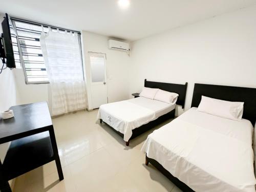 2 twin beds