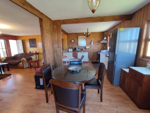 Amplia y acogedora Casa, a 10 min de playa en auto