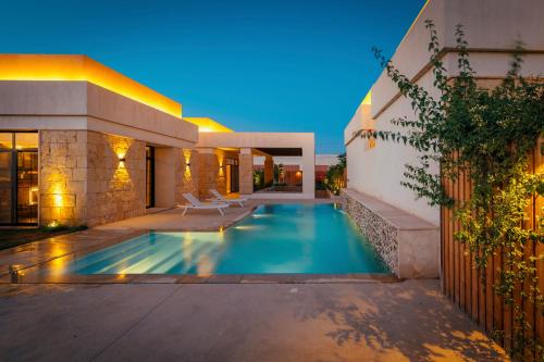 Swimming pool, The Valley Resort in Dhahrat Laban