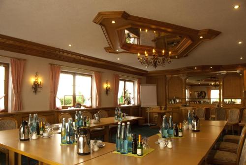 商務中心, Hotel-Restaurant Hirsch in 貝格豪普滕