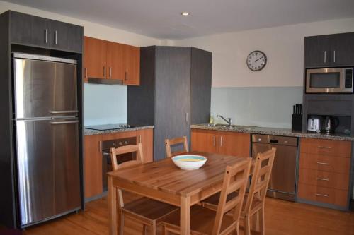 Fantastic 1 Bedroom Apartment Near Kings Park & The City