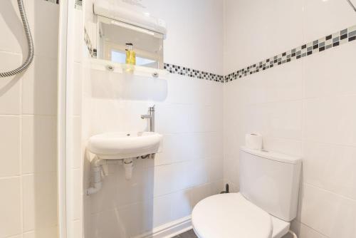 Rayrigg Villa Guest House - image 14