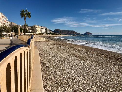 Great beach side apartment with pool in Altea