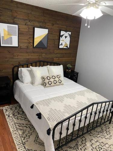 Renovated oasis, 4 Bedroom/outdoor dining