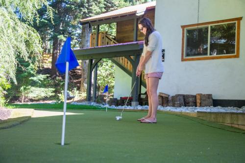 CHALET WHISTLER 8BR plus Movie Room PRIVATE Hot Tub Sauna & Putting Green by Harmony Whistler