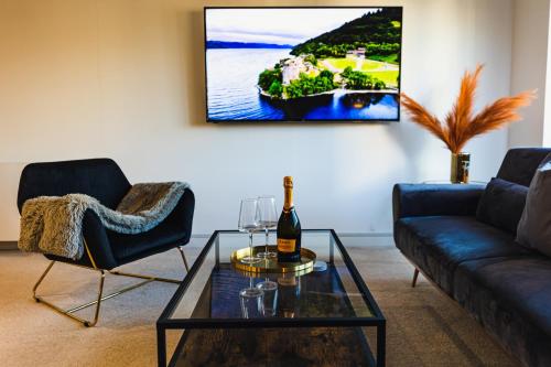 The Skyline Suite - *Private Balcony* *Views*, Glasgow (photo 8)