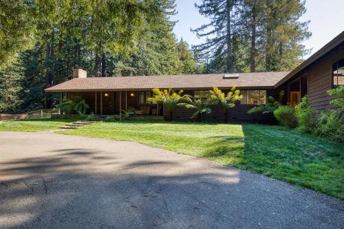 Forest Ridge - Private Pool, Hot Tub, Yoga Room and Sauna