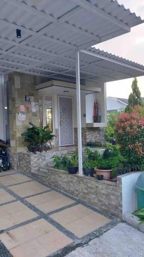 Villa Swandara Rancamaya With Netflix, & Backyard in Rancamaya