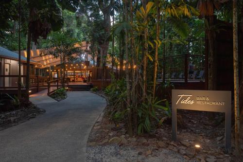 ห้องอาหาร, เคป ตริบูเลชั่น บีชเฮาส์ (Cape Tribulation Beach House) in เดนทรี