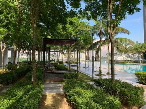 Amazing Pool View Staycation - Netflix n Sanitize6 - image 14