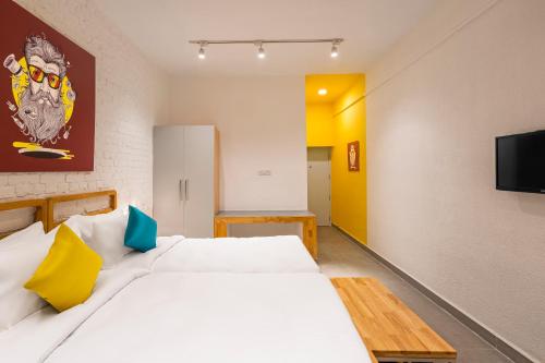 room detail thumbnail 1