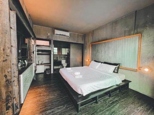1 queen bed
