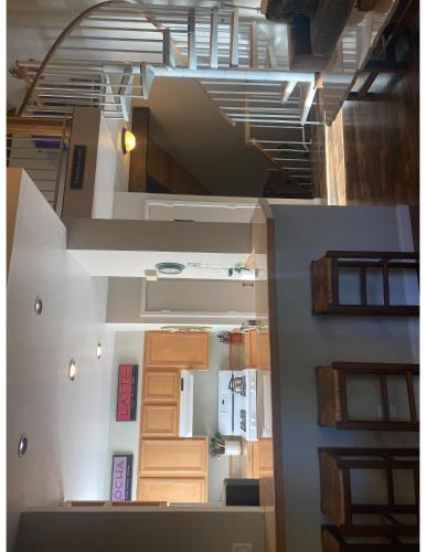 Lake Forest Villa - image 12
