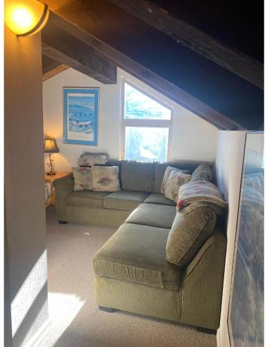 Lake Forest Villa - image 14