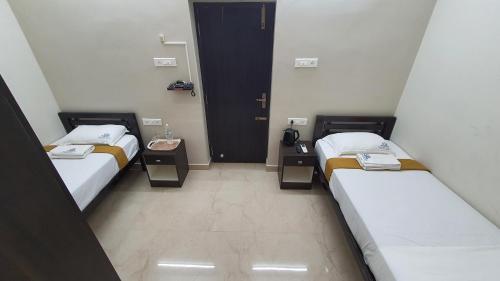 Superior Twin Room room in Hotel AKSHITH Inn