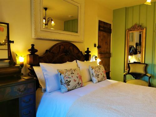 The Firecat Country House Guesthouse - image 2