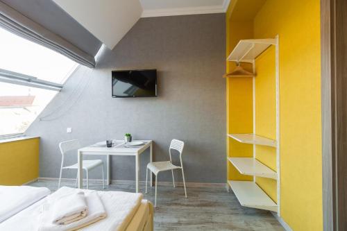 Standard Apartment image 6