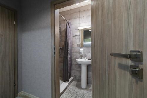 Standard Apartment image 5