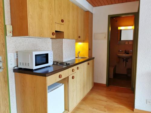 Downtown Apartment 9 - image 4