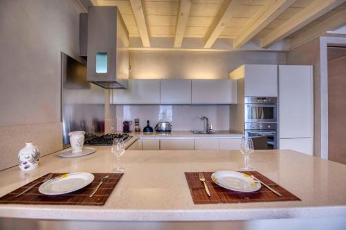 Kitchen, ApartmentsArena - Suite Mercatorum - Piazza Erbe in Verona