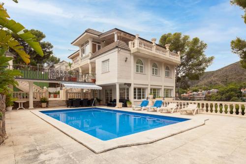  BELLAVILLA. Perfecta para vacaciones en familia in Castelldefels