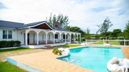 Marantha Villa – khách sạn tại Discovery Bay