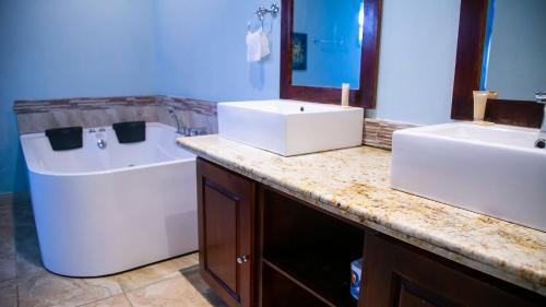 Marantha Villa in Discovery Bay