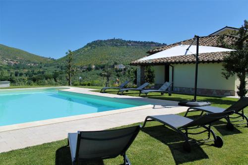 Swimming pool, LO SCRIGNO COUNTRY HOUSE in Fara In Sabina
