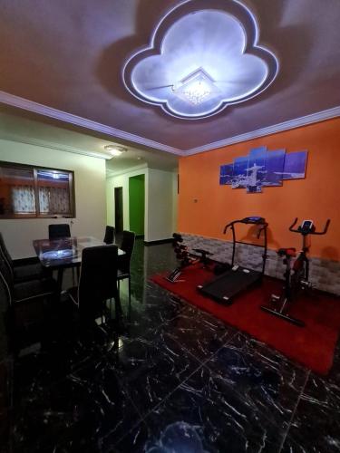 NESTA BARRON -Home Away from Home in มาดินา