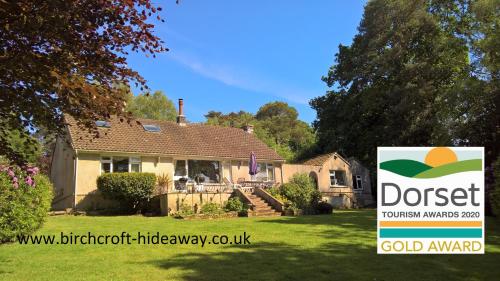Birchcroft-hideaway - sleeps 8 with Hot Tub gîte à louer Bournemouth Railway Station