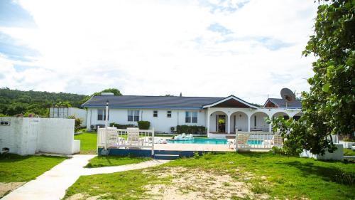 Marantha Apartments
