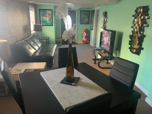 Jaris Beach Suite - image 10