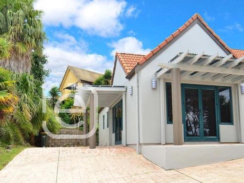Gulf Harbour Guest House Apartment – khách sạn tại Manly / Whangaparaoa
