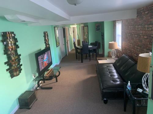 Jaris Beach Suite - image 12