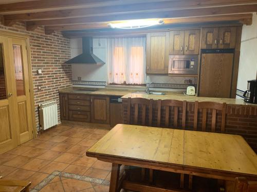  Casa Rural Los Tasajos, Pension in La Horcajada bei La Aliseda de Tormes