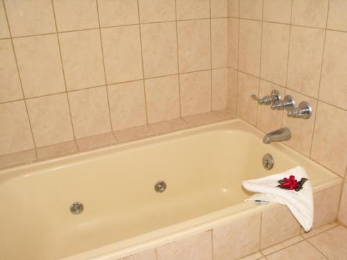 Belle View Apartment Villa - Hibiscus in ลาบอรี