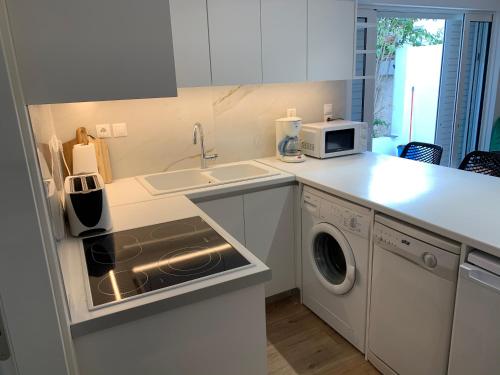 LIVAS Athens Voula garden bungalow, Афины (фото 10)
