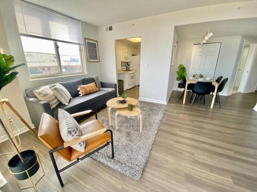 Gorgeous 2 BR Bedroom Condo At Ballston place with gym 2011 in Arlington, USA