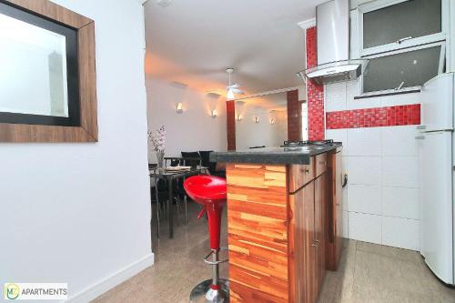 Studio reformado e silencioso a uma quadra da praia em Copacabana
