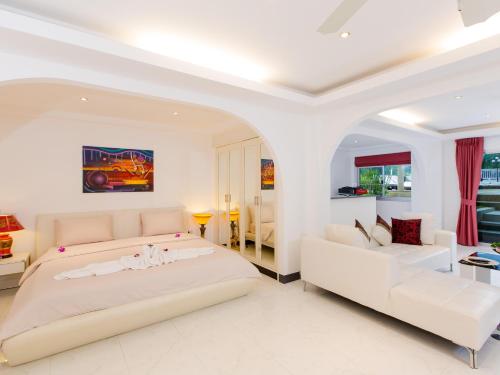 room detail thumbnail 1