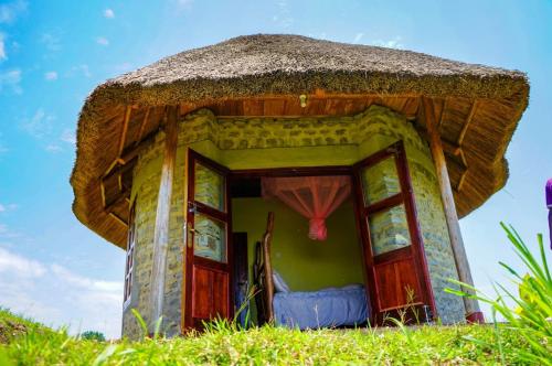 Lake Nyamirima cottages in Fort Portal