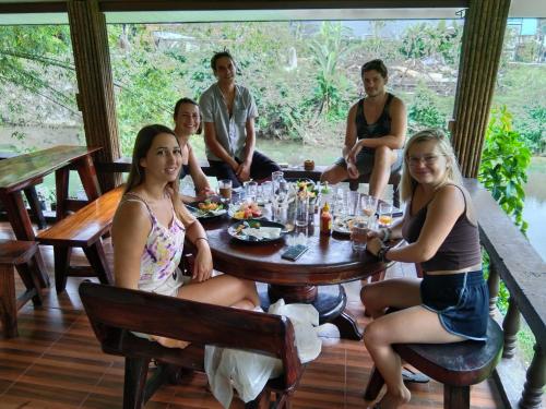 Khao Sok River & Jungle Resort - 레스토랑