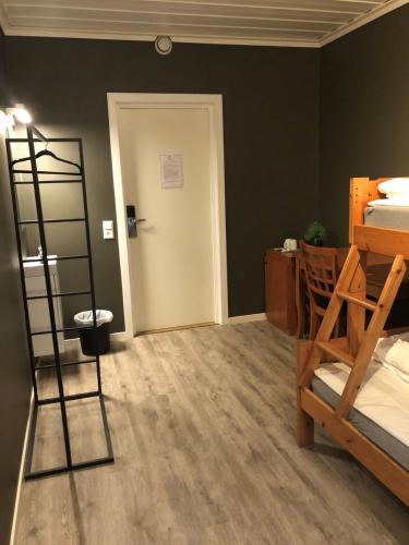 1 bunk bed
